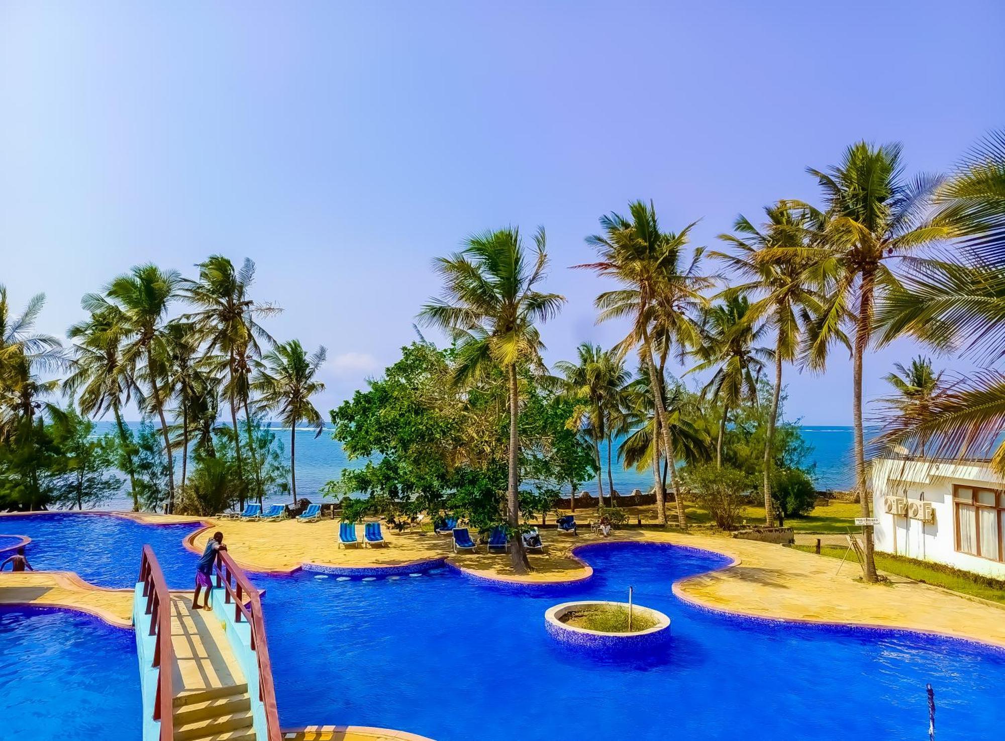 Ivory Beachfront Stays Mombasa Exterior photo