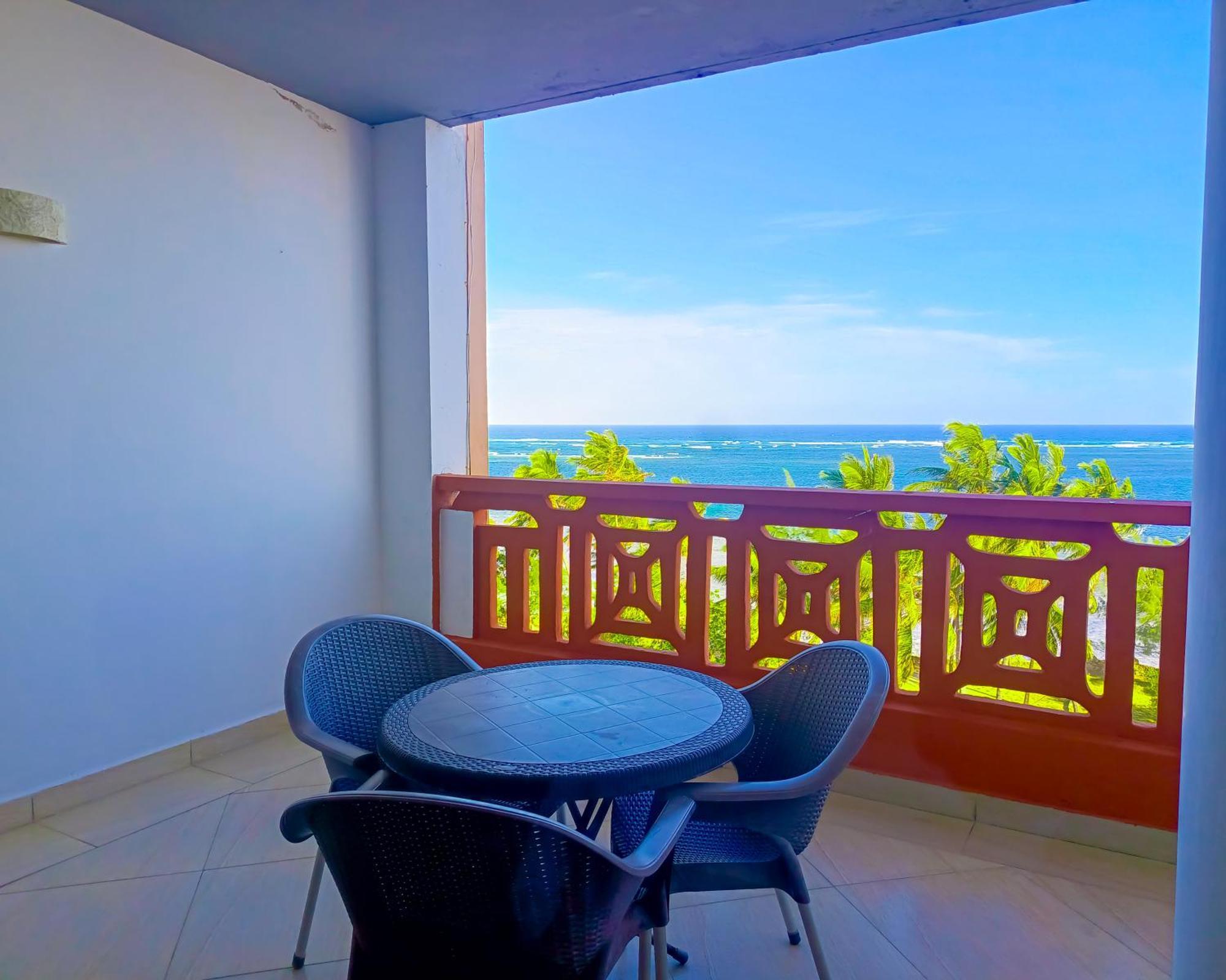 Ivory Beachfront Stays Mombasa Exterior photo