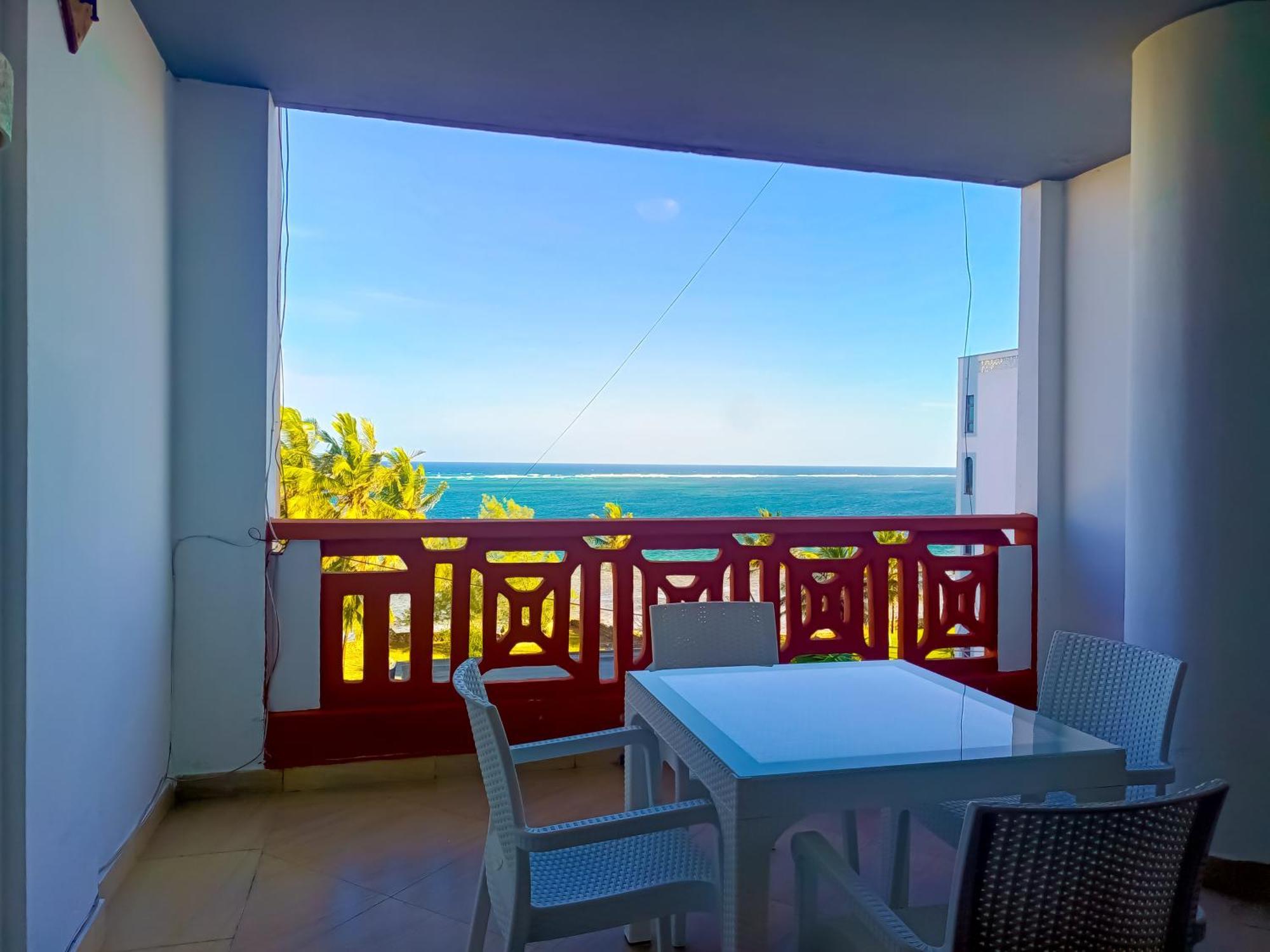 Ivory Beachfront Stays Mombasa Exterior photo